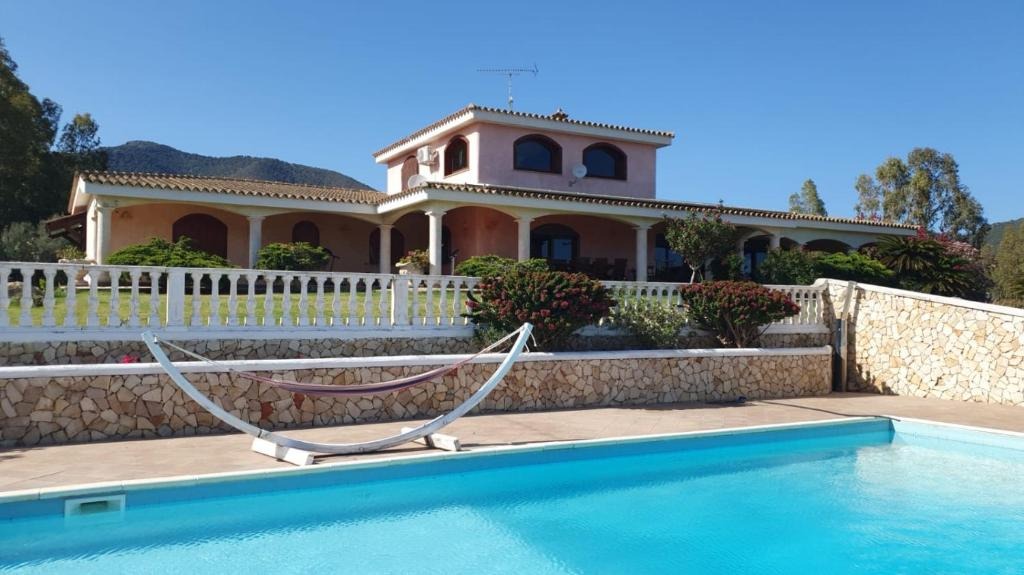 Villa con piscina